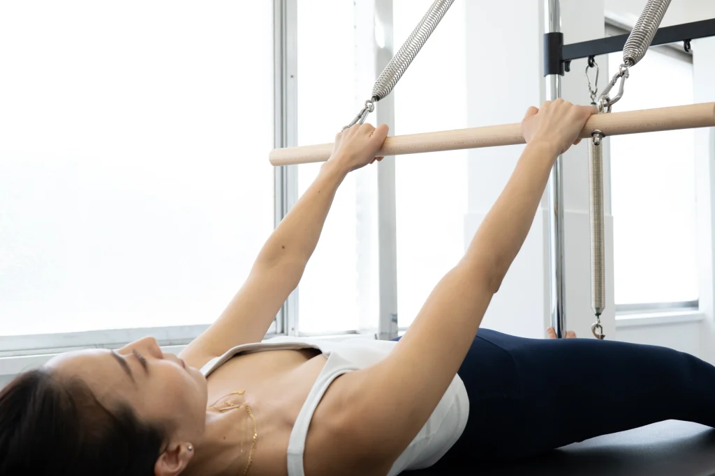 Studio I'llでマシンピラティスをしている様子