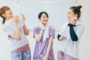 【初心者向け】ピラティスとヨガの違いは？目的別の選び方までわかりやすく解説