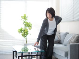 猫背の改善にピラティスは効果的？理由と具体的な取り組み方を解説！