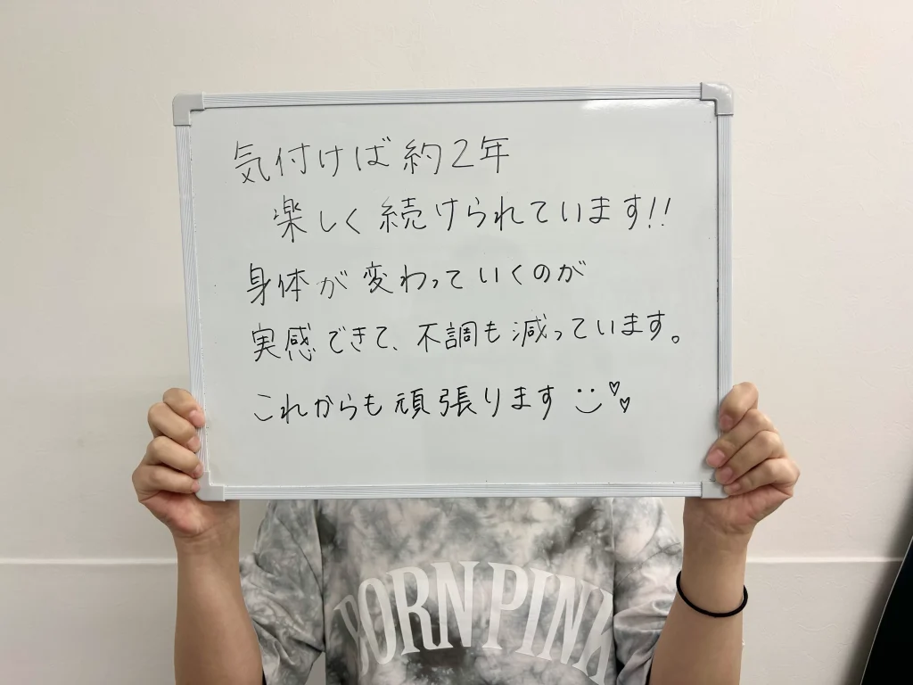 Studio I'llのレッスンを受けている方がホワイトボードで感想を書いている画像